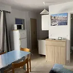 T2 Avec Piscine Proche *
