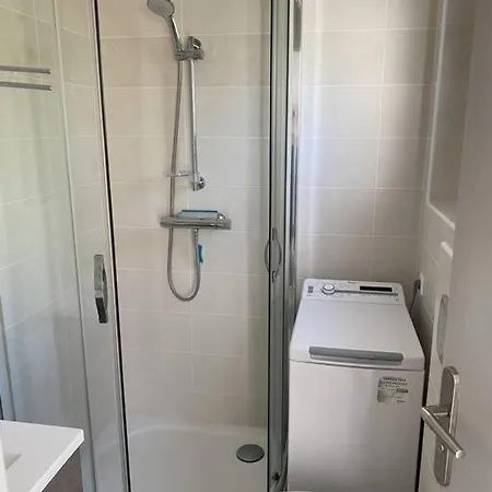 T2 Avec Piscine Proche *