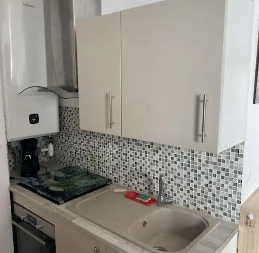 T2 Avec Piscine Proche