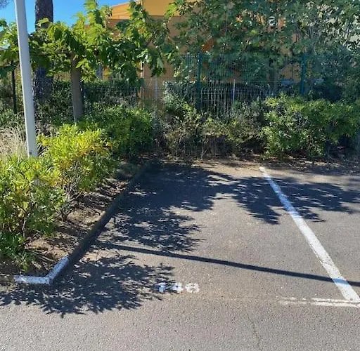 T2 Avec Piscine Proche Agde