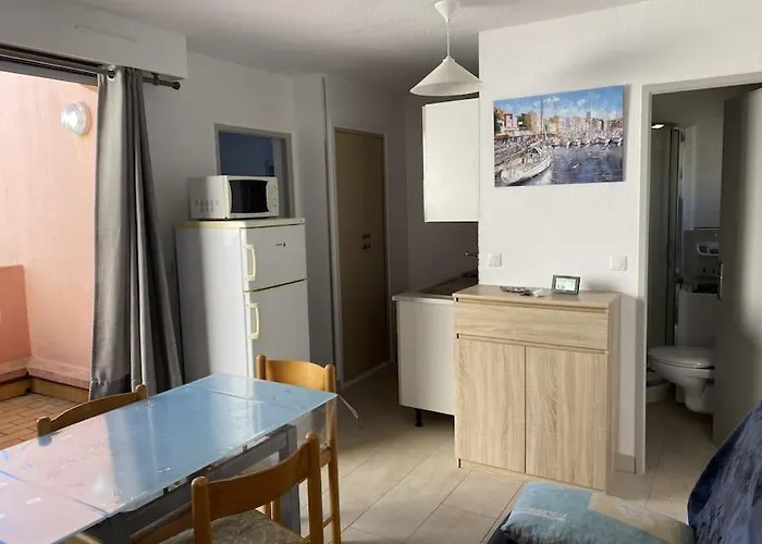 T2 Avec Piscine Proche *